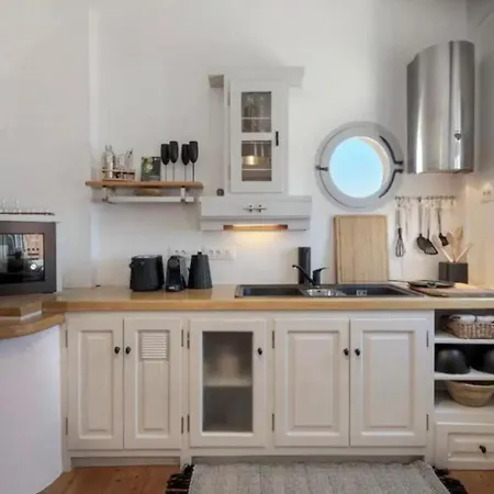 Beautiful In With Sea Views Apartment Oia (Santorini)